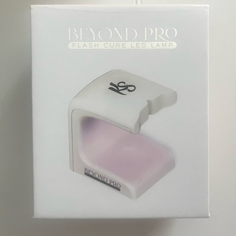 Kiara Beyond Pro LED Lamp
